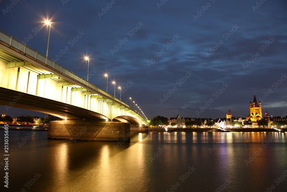 Obraz premium Köln bei Nacht