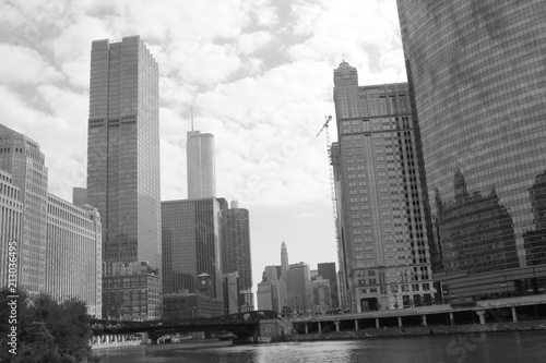 Building view from Chicago River © Nate Baudry