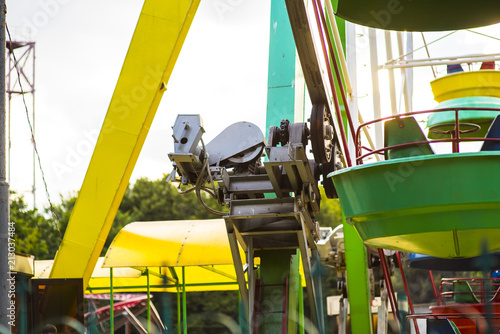 Ferris wheel controlling mechanism