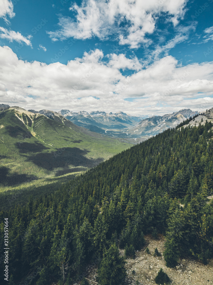 Fototapeta premium Mountains in Banff National Park, Alberta, Canada