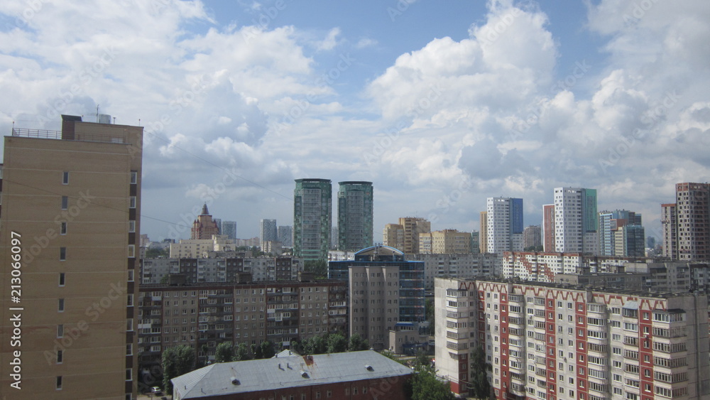 Fototapeta premium ГОРОД РАСТЕТ