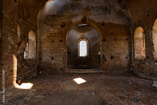 Inside ruined Orhtodox cathedral © Yakov