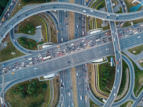 Fotografiet Aerial top view of road junction in Moscow from above, automobile traffic and ja