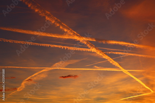 Spuren am Abendhimmel