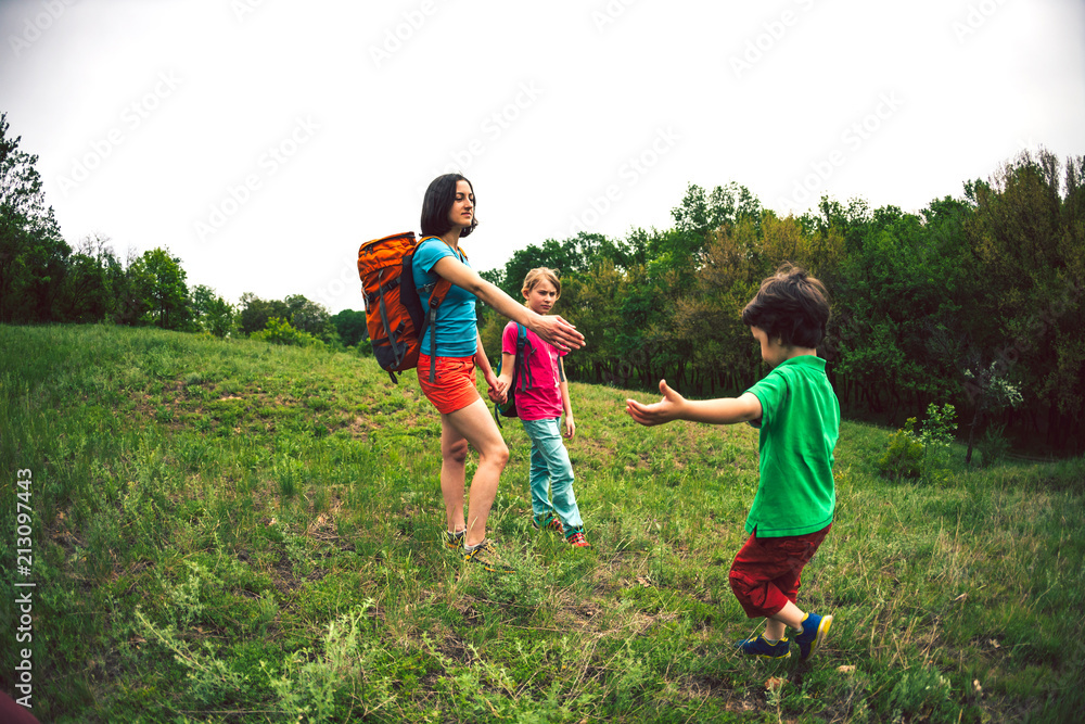 Obraz premium Hike with children.