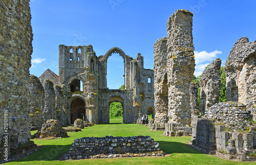 Foto The remains of Castle Acre Priory Norfolk