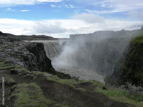A imponente cascata de Dettifoss  na Isl  ndia