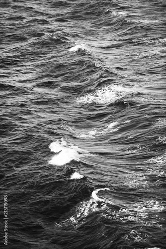 Fototapeta Naklejka Na Ścianę i Meble -  Ocean Waves Black and White