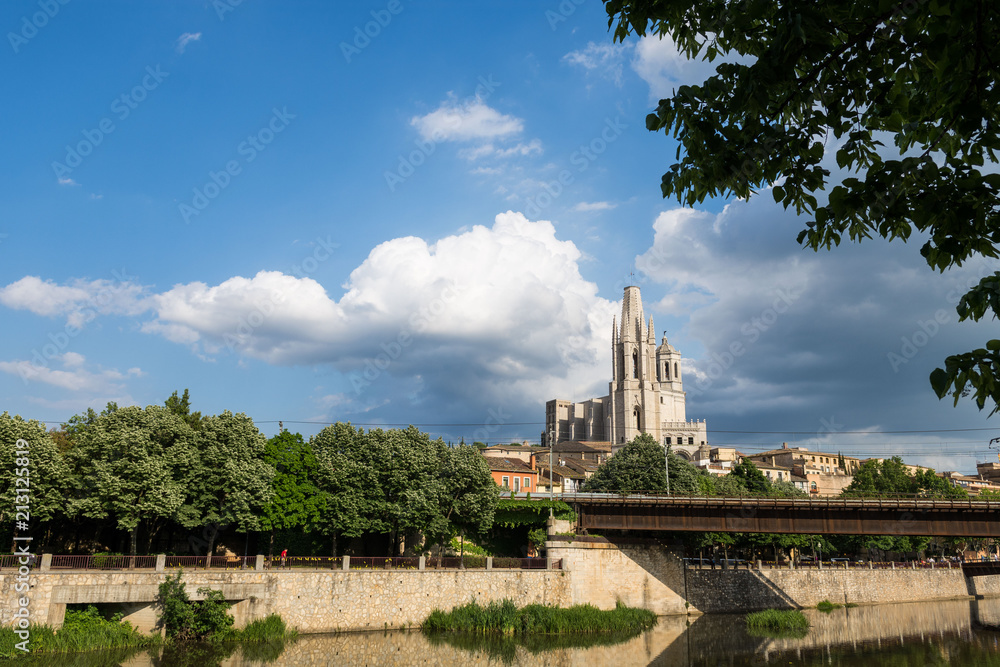 Obraz premium View of spanish town Girona in Catalunya