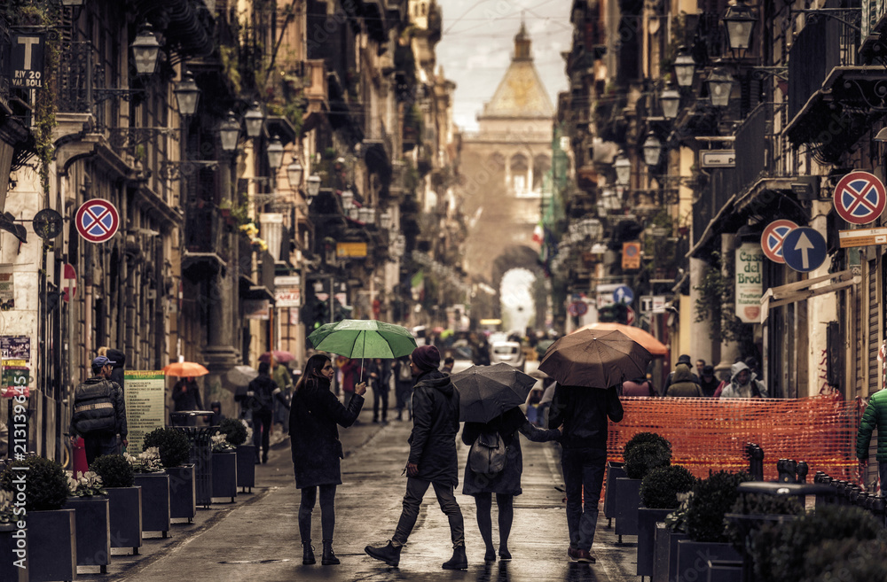 Regentage in Palermo auf Sizilien im Frühjahr in Italien