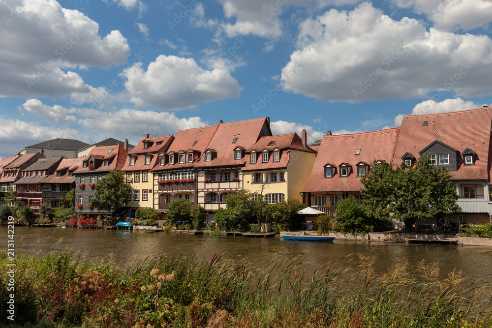 Fototapeta premium romantische bayerische Stadt Bamberg in Oberfranken mit romantischen Häusern