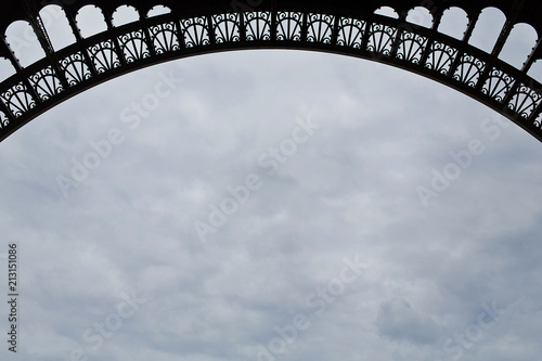 Detail of Eiffel Tower © Igo Bione
