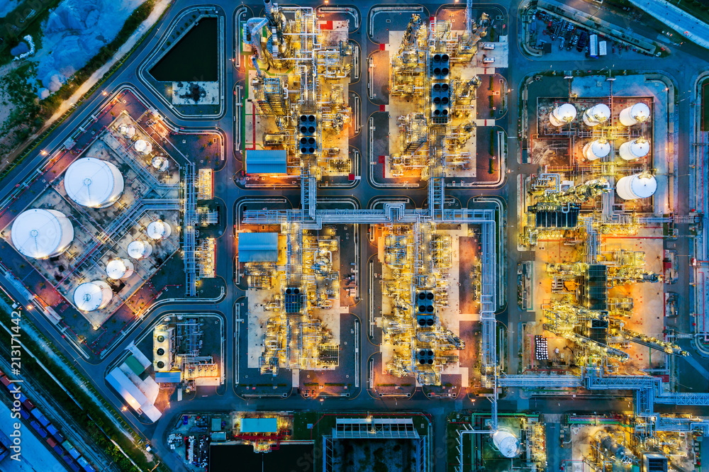 Obraz premium Oil refinery