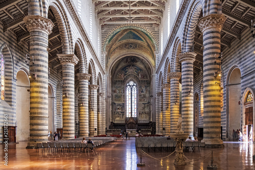 Canvastavla Orvieto, Italy - Interior of the Duomo di Orvieto cathedral at Piazza Duomo squa