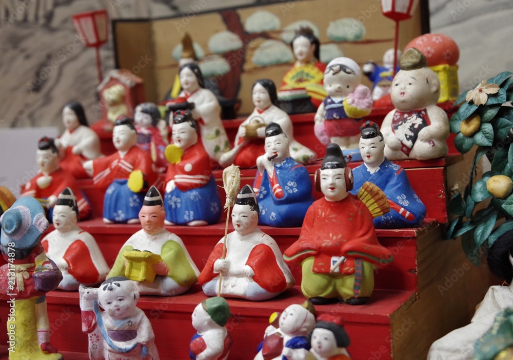 日本の3月3日の祭りの人形