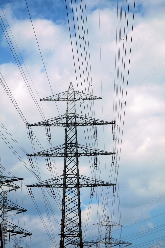 Fototapeta premium Strommast Stromleitung Strom 