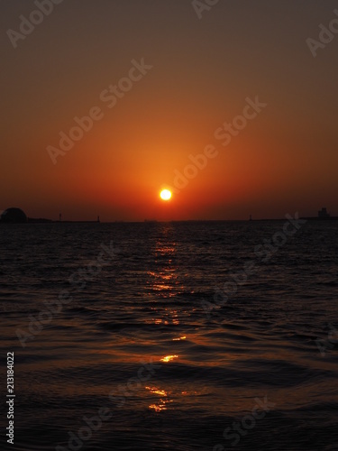 海に沈む夕日 © 中川 健成