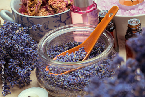 spoon of dry lavenders