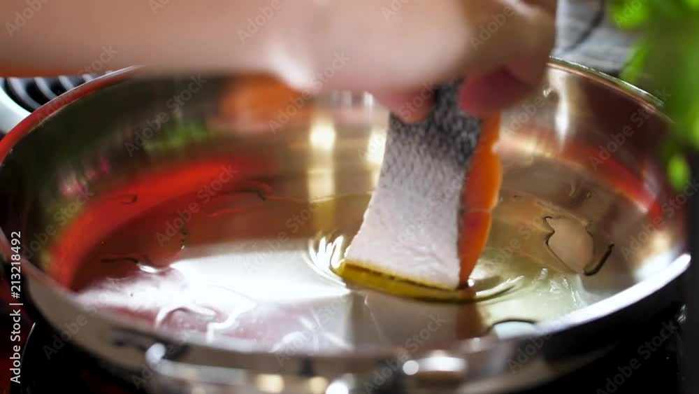 Lachs Filet in der Pfanne 