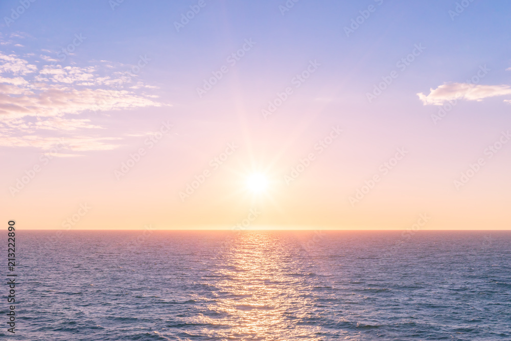 Obraz premium Sonnenuntergang auf dem Meer