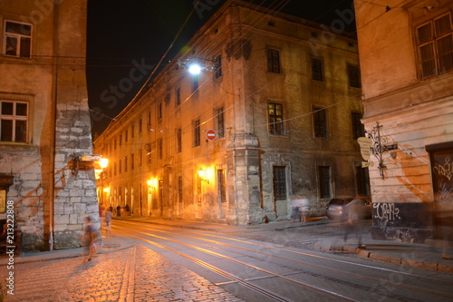 Fototapeta Naklejka Na Ścianę i Meble -  Night street Lviv