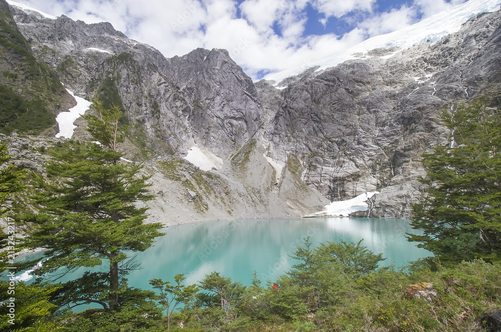 Laguna de Gnomos en el sendero Bosque Encantado del Parque Nacional Queulat, Chile.