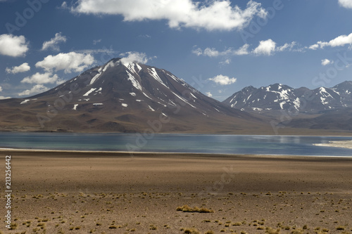 Miscanti lagoon, Chile © forcdan