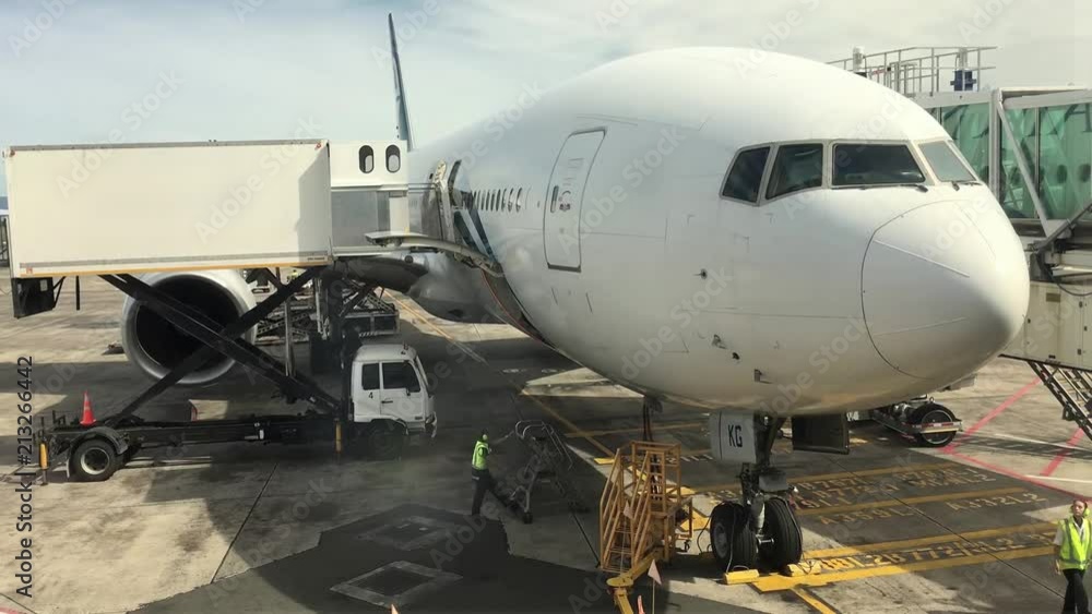 Airport Airplane Service - Timelapse, Zeitraffer Airport Airplane Service - Timelapse, Zeitraffer