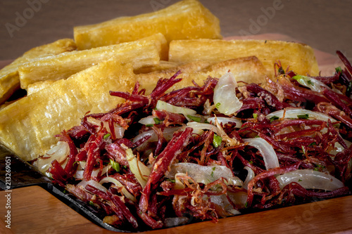 Carne seca com aipim frito servido na chapa Stock Photo | Adobe Stock