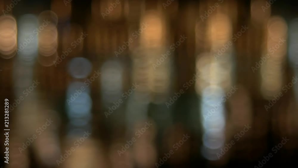 水面に反射した光