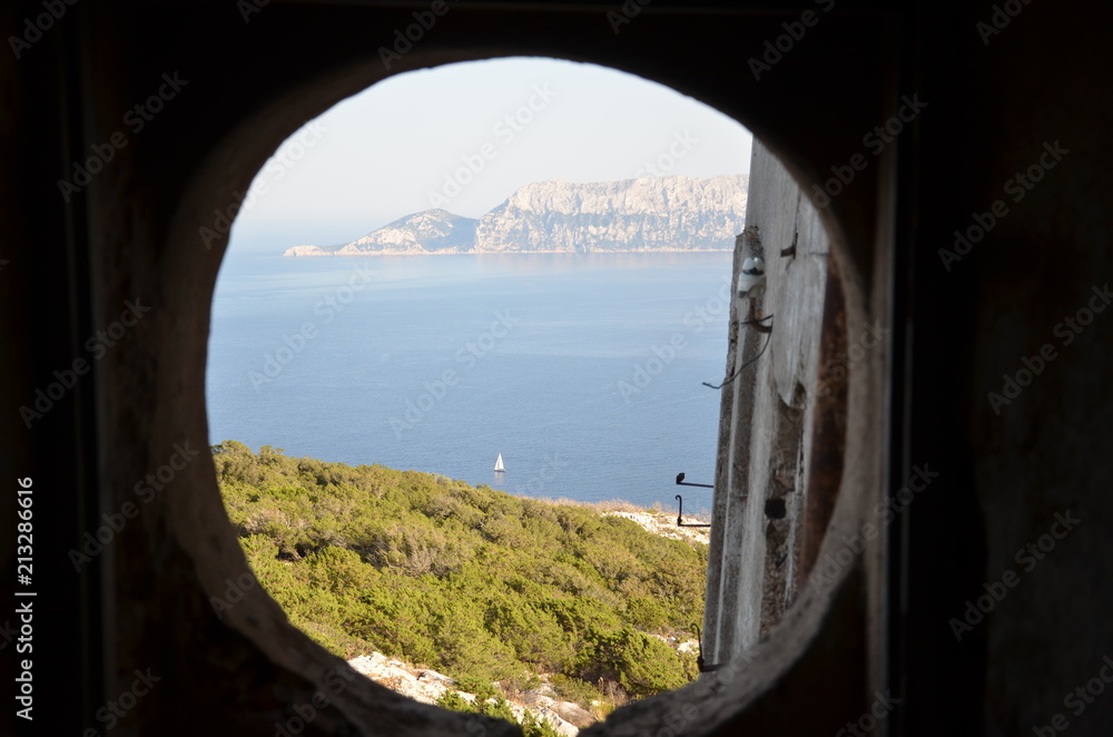 Fototapeta premium Tavolara dal semaforo di Capo Figari