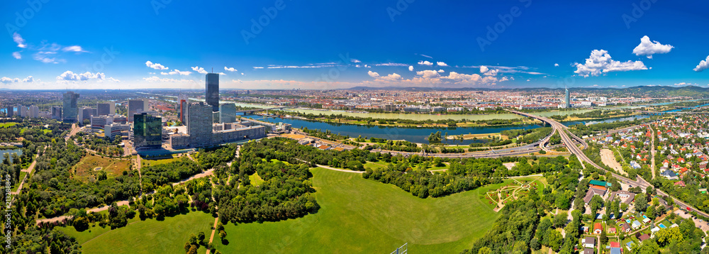 Naklejka premium Panoramę Wiednia i panoramę miasta z lotu ptaka