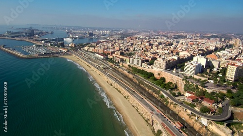 Tarragona desde el Aire. Ciudad de Cataluña en España © VEOy.com