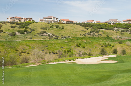 Tablou pe pânză Golf course homes
