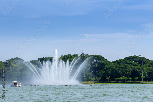 The fountain in the pool Park.