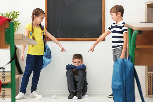 Children bullying little bo...