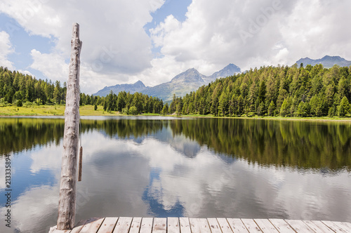 St. Moritz, Stazersee, Bergsee, Badesee, Holzsteg, Stazerwald, Oberengadin, Engadin, Alpen, Wanderweg, Waldweg, Graubünden, Sommer, Schweiz photo