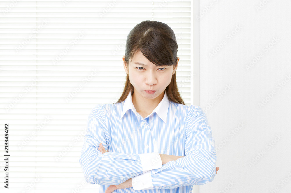 女性 ビジネス 怒り 女性 ビジネス 怒り
