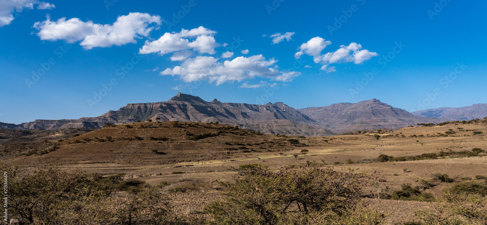 Naklejka premium Äthiopien - Landschaft bei Lalibela - Iriya Mesk