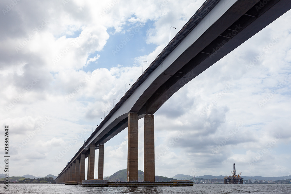 Long and high bridge connecting Rio de Janeiro to Niteroi