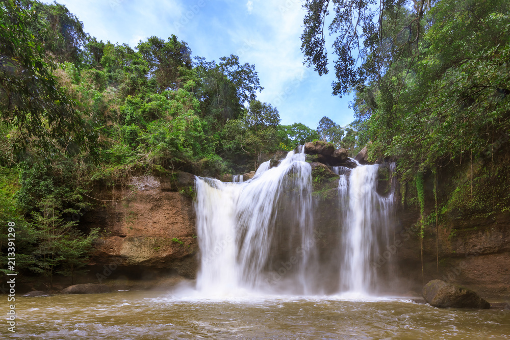 Fototapeta premium Haew suwat waterfall, khao yai national park, Thailand