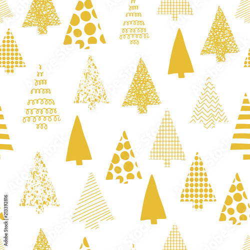 Abstract christmas trees vector seamless patern. christmas tree silhouettes gold on a white background. Modern Christmas design. Perfect for Christmas cards, gift wrap, fabric, and packaging.