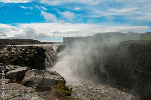 A imponente cascata de Dettifoss, na Islândia © Alicina