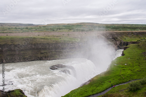 A imponente cascata de Gulfoss  na Isl  ndia