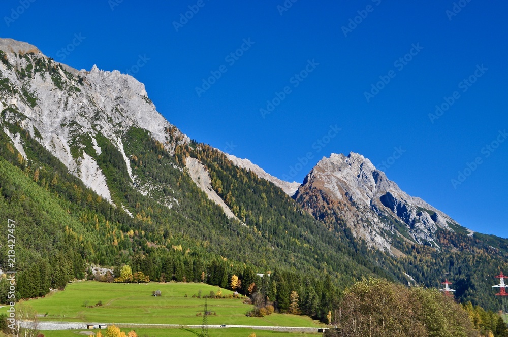 Tiroler Berge bei Längenfeld im Ötztal, oberhalb Gries und Huben