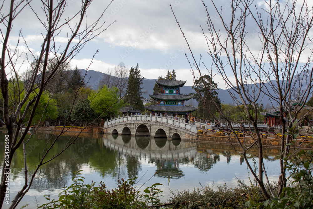 Naklejka premium Black Dragon Pool Park - Lijiang