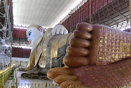 Riesiger liegender Buddha, Chauk Htat Gyi Pagode, Yangon, Myanmar, Asien photo