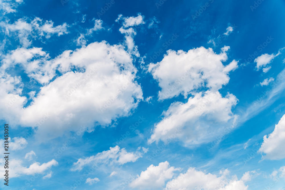Obraz premium White Cumulus Clouds On Blue Sky