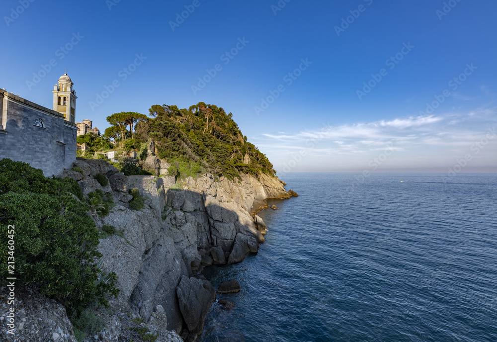 Portofino, la punta estrema con il Castello di San Giorgio e il panorama sul Golfo del Tigullio