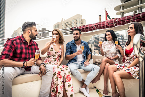 Canvas Print People celebrating on a yacht